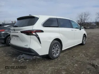 2024 Toyota Sienna LE with VIN 5TDKRKEC3RS209966, listed as a Copart auction lot 88876275 with 8,389 mi miles and Salvage Title. Bid and sale history available at carsss.com. Image 3.