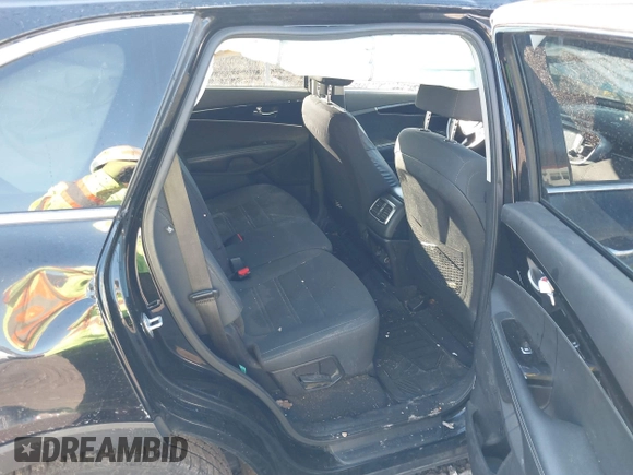 2019 Kia Sorento LX with VIN 5XYPG4A34KG509144, listed as a IAAI auction lot 41747105 with 129,874 mi miles. Bid and sale history available at carsss.com. Image 8.