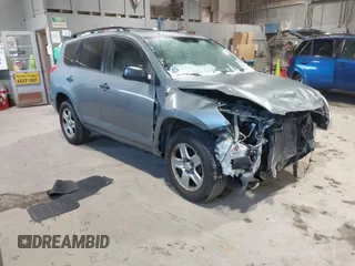 2007 Toyota RAV4 with VIN JTMBD33V776024633, listed as a IAAI auction lot 41498252 with 101,607 mi miles. Bid and sale history available at carsss.com. Image 1.