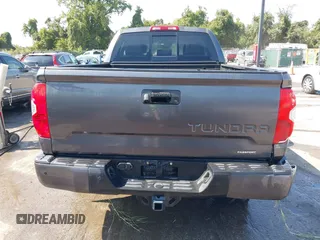 2018 Toyota Tundra SR z VIN 5TFUY5F19JX775462, wystawiony jako IAAI lot #34435962 z przebiegiem 44 563 mil mil oraz . Historia ofert i sprzedaży dostępna na DreamBid. Obrazek 15.