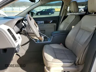 2008 Lincoln MKX with VIN 2LMDU68C68BJ20841, listed as a Copart auction lot 44564115 with 220,066 mi miles and Salvage Title. Bid and sale history available at DreamBid. Image 7.