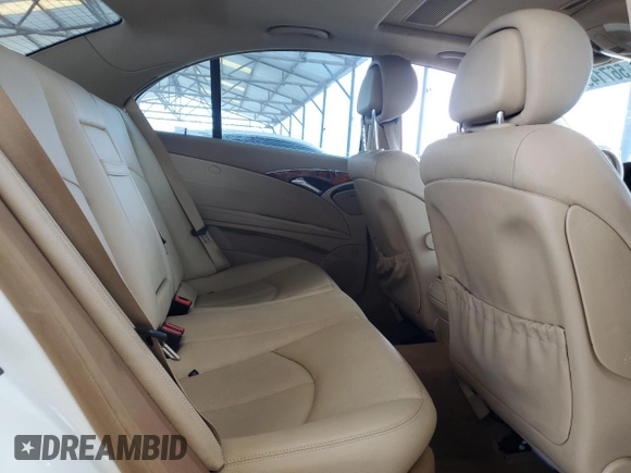 2008 Mercedes-Benz E 350 Luxury z VIN WDBUF56X18B271715, wystawiony jako Copart lot #56714945 z przebiegiem 120 811 mil mil oraz Szkoda całkowita • Salvage title. Historia ofert i sprzedaży dostępna na DreamBid. Obrazek 10.