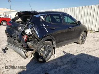 2020 Buick Encore GX Select z VIN KL4MMDS23LB127677, wystawiony jako Copart lot #71095443 z przebiegiem 42 129 mil mil oraz Nie do naprawy • Non repairable. Historia ofert i sprzedaży dostępna na DreamBid. Obrazek 3.
