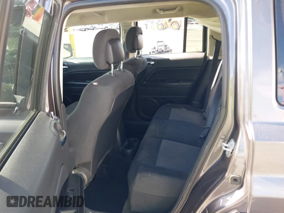 2015 Jeep Patriot Sport z VIN 1C4NJPBA5FD397708, wystawiony jako IAAI lot #42266719 z przebiegiem 98 342 mil mil oraz . Historia ofert i sprzedaży dostępna na DreamBid. Obrazek 8.