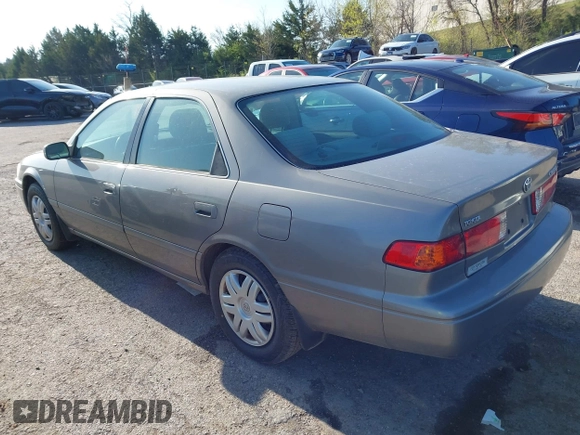 2001 Toyota Camry CE with VIN 4T1BG22K01U072966, listed as a IAAI auction lot 41985720 with 161,273 mi miles and . Bid and sale history available at carsss.com. Image 3.