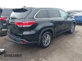 2019 Toyota Highlander SE with VIN 5TDJZRFH3KS732604, listed as a IAAI auction lot 41660910 with Not provided miles and . Bid and sale history available at DreamBid. Image 4.