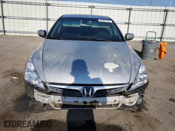 2006 Honda Accord LX SE z VIN 1HGCM55336A121367, wystawiony jako Copart lot #53382145 z przebiegiem 271 736 mil mil oraz Szkoda całkowita • Salvage title. Historia ofert i sprzedaży dostępna na DreamBid. Obrazek 5.