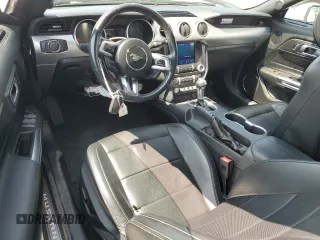 2022 Ford Mustang EcoBoost z VIN 1FATP8UHXN5101943, wystawiony jako Copart lot #55605855 z przebiegiem 62 839 mil mil oraz Szkoda całkowita • Salvage title. Historia ofert i sprzedaży dostępna na DreamBid. Obrazek 8.