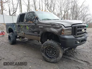 2006 Ford Super Duty F-250 XL with VIN 1FTSW21P16EC12948, listed as a IAAI auction lot 41742030 with 215,258 mi miles. Bid and sale history available at carsss.com. Image 1.