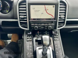 2016 Porsche Cayenne S E-Hybrid с VIN WP1AE2A23GLA62291, выставлен на аукционе Copart как лот 55436825 с пробегом 117 448 миль миль и Чистый • Clean title. История ставок и продаж доступна на DreamBid. Изображение 9.