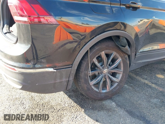 2022 Volkswagen Tiguan SE with VIN 3VV3B7AX5NM042455, listed as a IAAI auction lot 41848427 with 44,631 mi miles and . Bid and sale history available at DreamBid. Image 6.