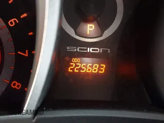 2012 Scion tC z VIN JTKJF5C71C3023274, wystawiony jako IAAI lot #42201270 z przebiegiem 225 683 mil mil oraz . Historia ofert i sprzedaży dostępna na DreamBid. Obrazek 7.