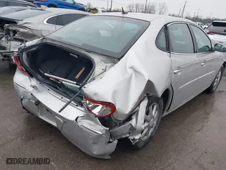 2007 Buick LaCrosse CXL with VIN 2G4WD582471197279, listed as a IAAI auction lot 41882404 with 117,547 mi miles. Bid and sale history available at carsss.com. Image 4.