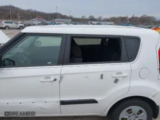 2013 Kia Soul with VIN KNDJT2A52D7760848, listed as a IAAI auction lot 41725964 with 1 mi miles. Bid and sale history available at carsss.com. Image 6.