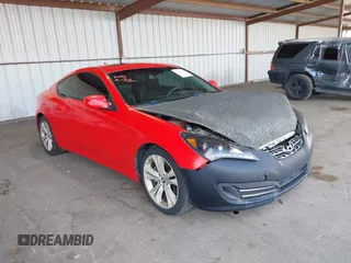 2010 Hyundai Genesis Coupe z VIN KMHHT6KD0AU035611, wystawiony jako IAAI lot #42024583 z przebiegiem 135 161 mil mil oraz . Historia ofert i sprzedaży dostępna na DreamBid. Obrazek 1.