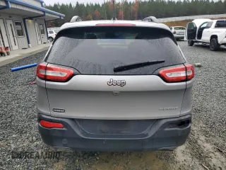 2017 Jeep Cherokee Altitude z VIN 1C4PJLAS4HW617469, wystawiony jako Copart lot #81541854 z przebiegiem 126 325 mil mil oraz Szkoda całkowita • Salvage title. Historia ofert i sprzedaży dostępna na DreamBid. Obrazek 6.