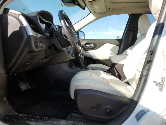 2017 Jeep Cherokee Overland с VIN 1C4PJMJS1HW594870, выставлен на аукционе Copart как лот 57781865 с пробегом 165 859 миль миль и Списание • Salvage title. История ставок и продаж доступна на DreamBid. Изображение 7.