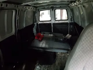 2003 Chevrolet Express Cargo with VIN 1GCGG25U831113646, listed as a Copart auction lot 43279635 with 247,735 mi miles and Clean Title. Bid and sale history available at DreamBid. Image 10.