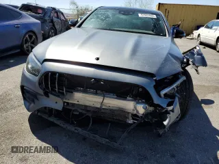 2022 Mercedes-Benz E 53 AMG z VIN W1KZF6BB3NB056135, wystawiony jako Copart lot #57042065 z przebiegiem 26 630 mil mil oraz Szkoda całkowita • Salvage title. Historia ofert i sprzedaży dostępna na DreamBid. Obrazek 5.
