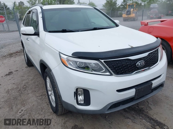 2015 Kia Sorento LX with VIN 5XYKT4A73FG593195, listed as a IAAI auction lot 42088661 with 202,650 mi miles. Bid and sale history available at carsss.com. Image 6.