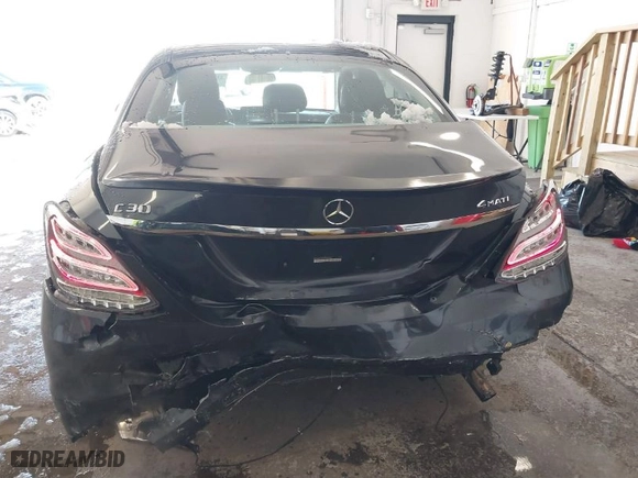 2015 Mercedes-Benz C-Class C 300 Luxury with VIN 55SWF4KBXFU066756, listed as a IAAI auction lot 41297395 with 104,298 mi miles. Bid and sale history available at carsss.com. Image 6.