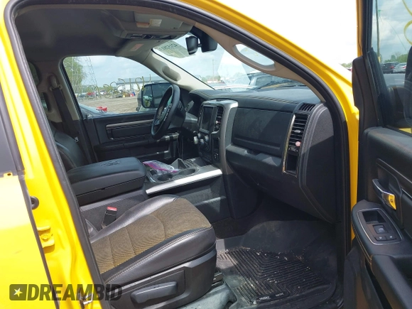 2016 Ram 1500 Sport z VIN 1C6RR7MT5GS322634, wystawiony jako IAAI lot #42152813 z przebiegiem 77 266 mil mil oraz . Historia ofert i sprzedaży dostępna na DreamBid. Obrazek 5.