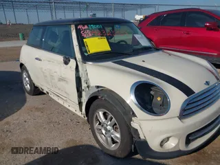 2013 MINI Hardtop with VIN WMWSU3C56DT681952, listed as a IAAI auction lot 42325521 with 124,405 mi miles and . Bid and sale history available at DreamBid. Image 12.