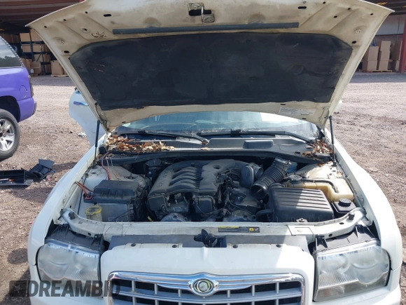 2005 Chrysler 300 with VIN 2C3JA53G65H130590, listed as a IAAI auction lot 41822725 with 1 mi miles. Bid and sale history available at carsss.com. Image 10.
