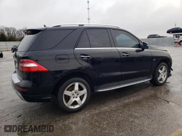 2012 Mercedes-Benz M 550 with VIN 4JGDA7DB4CA049084, listed as a Copart auction lot 42613525 with 88,864 mi miles and Clean title. Bid and sale history available at DreamBid. Image 3.