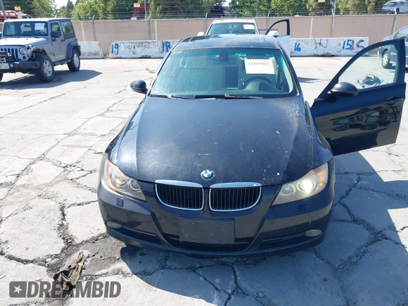 2007 BMW 3 Series 328xi z VIN WBAVC93567KX54119, wystawiony jako IAAI lot #42419462 z przebiegiem 171 433 mil mil oraz . Historia ofert i sprzedaży dostępna na DreamBid. Obrazek 6.