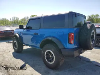 2024 Ford Bronco Big Bend z VIN 1FMDE7AH9RLA94869, wystawiony jako Copart lot #51317025 z przebiegiem 6 884 mil mil oraz Szkoda całkowita • Salvage title. Historia ofert i sprzedaży dostępna na DreamBid. Obrazek 2.