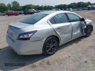 2012 Nissan Maxima SV z VIN 1N4AA5AP6CC841081, wystawiony jako IAAI lot #42428824 z przebiegiem 131 026 mil mil oraz . Historia ofert i sprzedaży dostępna na DreamBid. Obrazek 4.