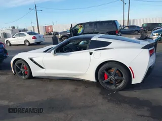 2015 Chevrolet Corvette 1LT z VIN 1G1YB2D72F5124033, wystawiony jako IAAI lot #41396693 z przebiegiem 26 056 mil mil oraz . Historia ofert i sprzedaży dostępna na DreamBid. Obrazek 14.