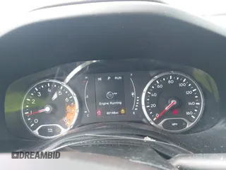 2017 Jeep Renegade Altitude z VIN ZACCJBBB5HPG34172, wystawiony jako IAAI lot #41790112 z przebiegiem 92 148 mil mil oraz . Historia ofert i sprzedaży dostępna na DreamBid. Obrazek 7.