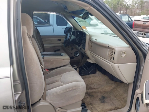 2003 Chevrolet Tahoe LS with VIN 1GNEC13V43R225216, listed as a IAAI auction lot 41535824 with 246,536 mi miles. Bid and sale history available at carsss.com. Image 5.