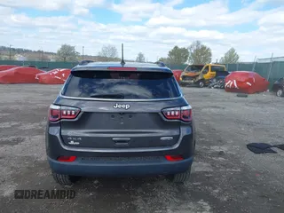2019 Jeep Compass Latitude z VIN 3C4NJDBB3KT849487, wystawiony jako IAAI lot #41996602 z przebiegiem 45 138 mil mil oraz . Historia ofert i sprzedaży dostępna na DreamBid. Obrazek 16.