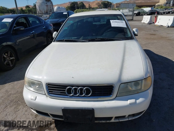 2001 Audi A4 с VIN WAUDH68D61A084340, выставлен на аукционе IAAI как лот 42866191 с пробегом 141 970 миль миль и . История ставок и продаж доступна на DreamBid. Изображение 6.