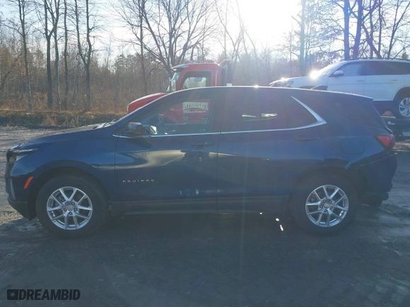 2022 Chevrolet Equinox LT with VIN 3GNAXUEV1NL299771, listed as a IAAI auction lot 41208871 with 28,728 mi miles. Bid and sale history available at carsss.com. Image 14.