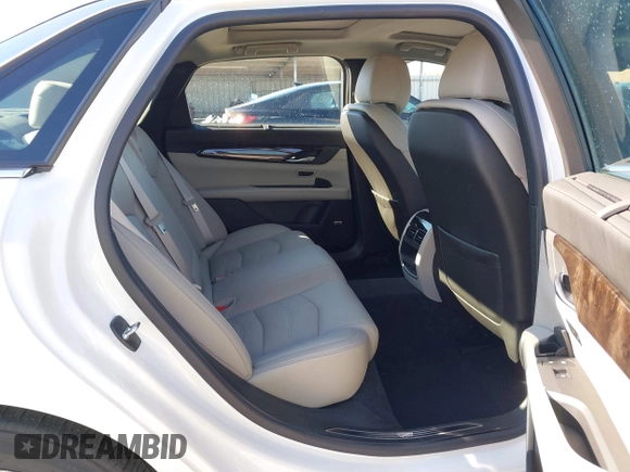 2018 Cadillac CT6 Luxury AWD z VIN 1G6KD5RS9JU151575, wystawiony jako IAAI lot #42078361 z przebiegiem 28 187 mil mil oraz . Historia ofert i sprzedaży dostępna na DreamBid. Obrazek 8.