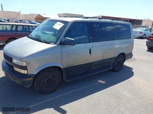 2001 Chevrolet Astro Passenger with VIN 1GNDM19W01B123023, listed as a IAAI auction lot 41788917 with 1 mi miles. Bid and sale history available at carsss.com. Image 2.