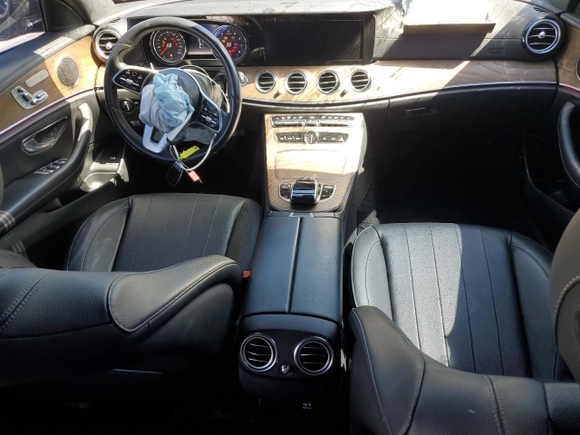 2019 Mercedes-Benz E-Class E 300 with VIN WDDZF4KB9KA590472, listed as a Copart auction lot 49493925 with 45,025 mi miles and Clean Title. Bid and sale history available at carsss.com. Image 8.