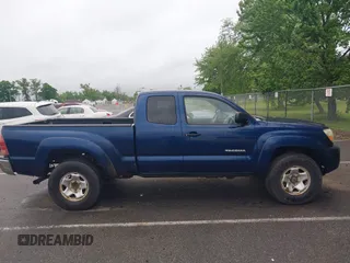 2006 Toyota Tacoma z VIN 5TEUU42N16Z235070, wystawiony jako IAAI lot #42306787 z przebiegiem 323 563 mil mil oraz . Historia ofert i sprzedaży dostępna na DreamBid. Obrazek 13.