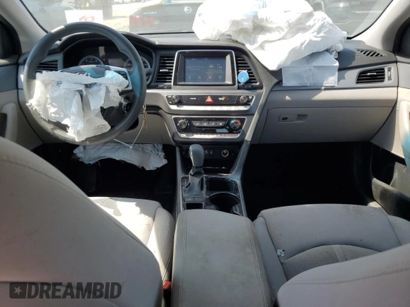 2018 Hyundai Sonata SE z VIN 5NPE24AF6JH632242, wystawiony jako Copart lot #54995885 z przebiegiem 83 722 mil mil oraz Szkoda całkowita • Salvage title. Historia ofert i sprzedaży dostępna na DreamBid. Obrazek 8.