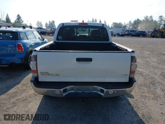 2015 Toyota Tacoma with VIN 3TMLU4EN5FM182720, listed as a IAAI auction lot 42555728 with 183,081 mi miles and . Bid and sale history available at DreamBid. Image 16.