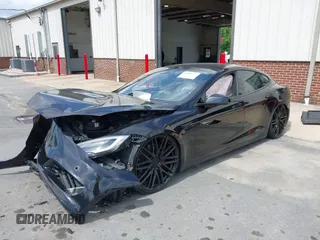 2016 Tesla Model S 90D z VIN 5YJSA1E46GF162217, wystawiony jako IAAI lot #42502493 z przebiegiem Nie podano mil oraz . Historia ofert i sprzedaży dostępna na DreamBid. Obrazek 2.