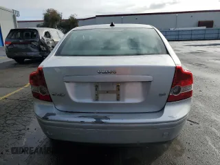2007 Volvo S40 2.4L z VIN YV1MS390972275519, wystawiony jako Copart lot #86431954 z przebiegiem 227 441 mil mil oraz Szkody całkowita. Historia ofert i sprzedaży dostępna na DreamBid. Obrazek 6.