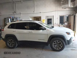 2020 Jeep Cherokee Trailhawk с VIN 1C4PJMBX5LD504439, выставлен на аукционе IAAI как лот 41867668 с пробегом 76 047 миль миль и . История ставок и продаж доступна на DreamBid. Изображение 13.