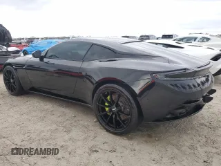 2019 Aston Martin DB11 z VIN SCFRMFEV1KGL07949, wystawiony jako Copart lot #75059624 z przebiegiem 8798 mil mil oraz Nie do naprawy. Historia ofert i sprzedaży dostępna na DreamBid. Obrazek 2.