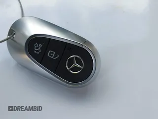 2025 Mercedes-Benz GLC 300 z VIN W1NKM4HB7SF357792, wystawiony jako IAAI lot #42177374 z przebiegiem 982 mil mil oraz . Historia ofert i sprzedaży dostępna na DreamBid. Obrazek 11.