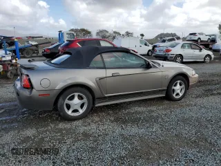 2001 Ford Mustang Deluxe with VIN 1FAFP44401F230975, listed as a Copart auction lot 45358645 with 189,402 mi miles and Salvage Title. Bid and sale history available at carsss.com. Image 3.